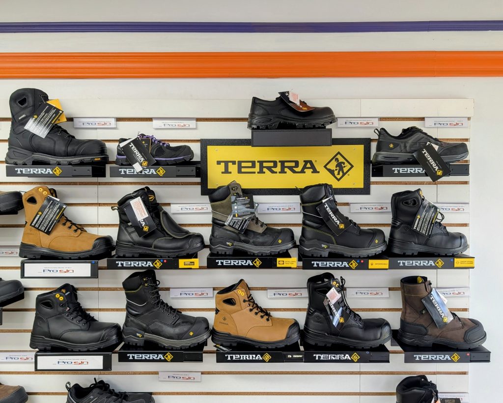 PXL_20260828_2139163782-1024x820 Bottes et chaussures